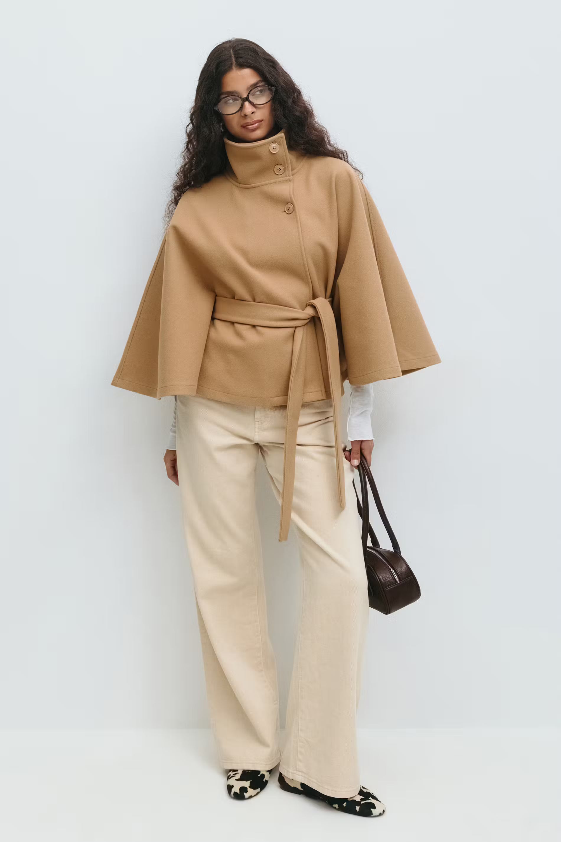 The Solenne Cape - Khaki Caramel MYCLOTHOS® - MYCLOTHOS®
