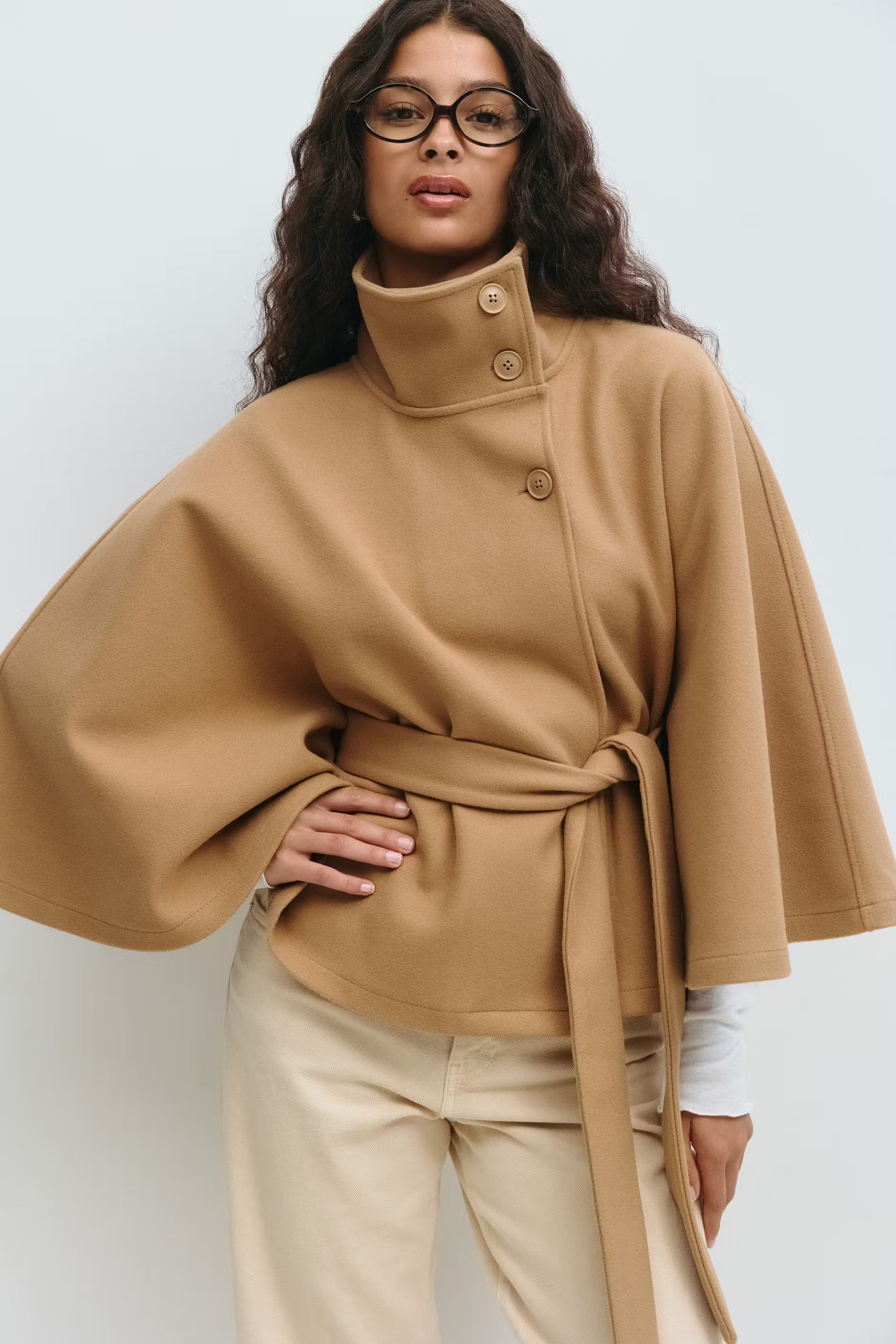 The Solenne Cape - Khaki Caramel MYCLOTHOS® - MYCLOTHOS®
