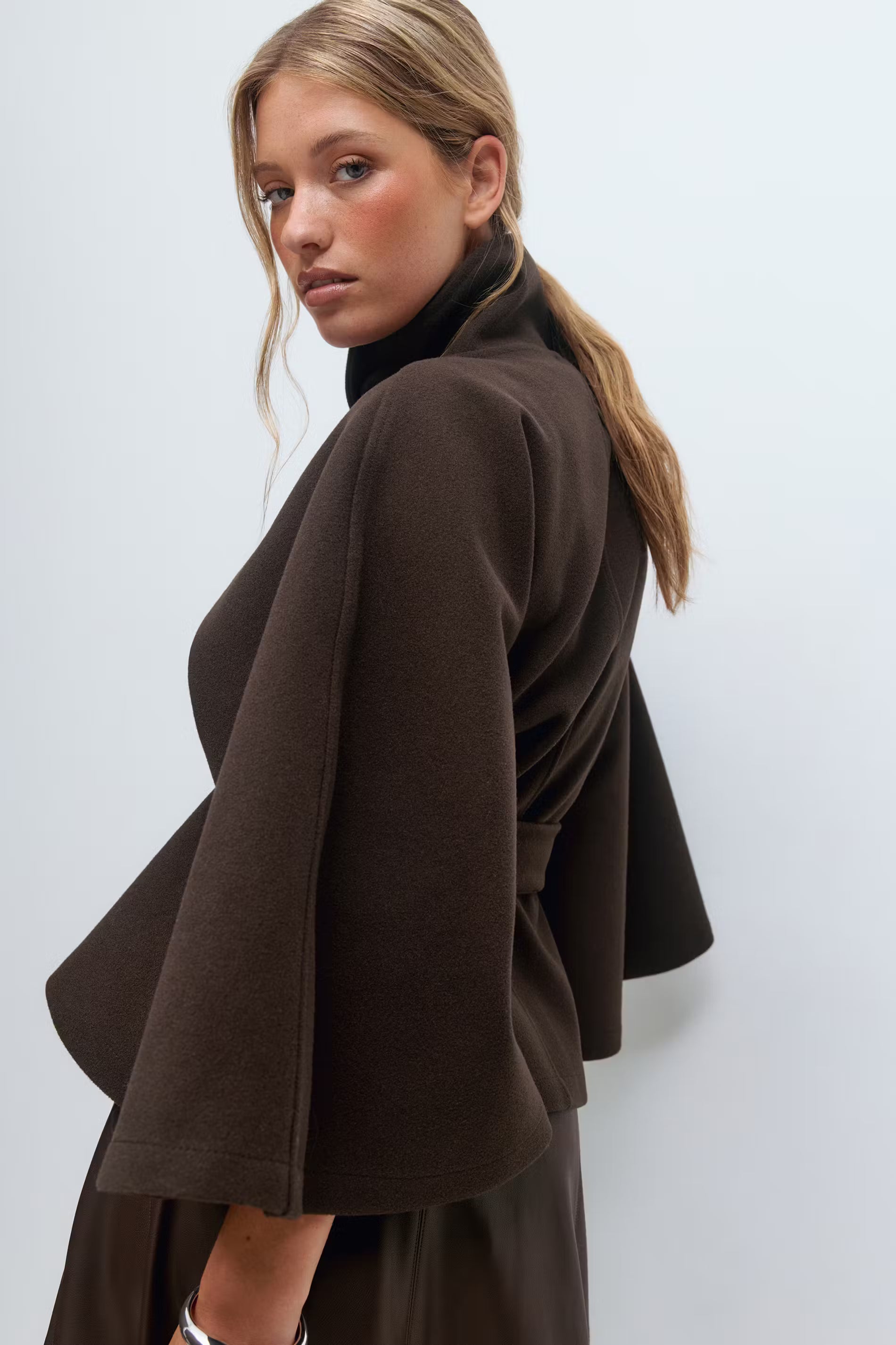 The Solenne Cape - Chocolate Brown MYCLOTHOS® - MYCLOTHOS®