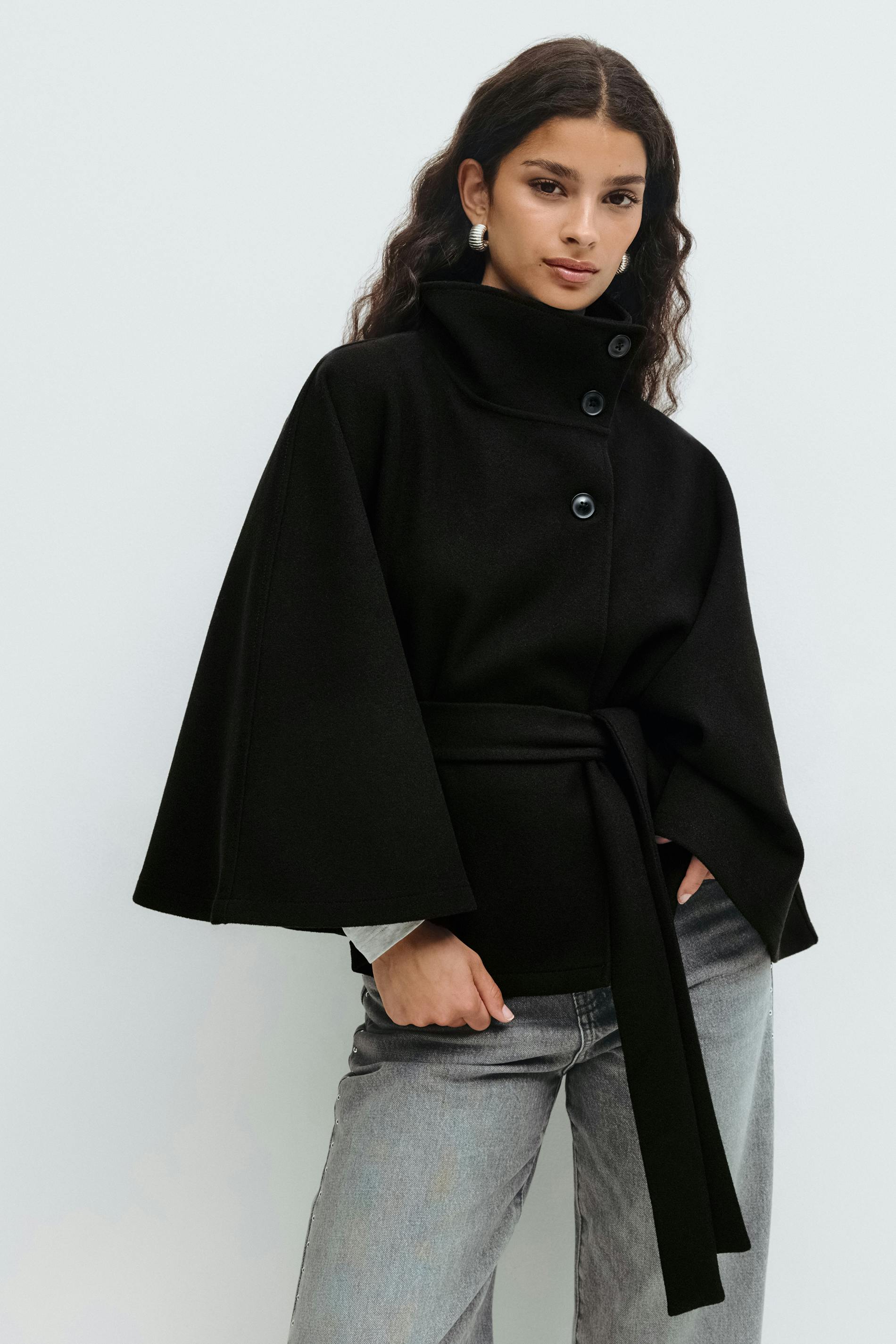 The Solenne Cape - Noir (Black) MYCLOTHOS® - MYCLOTHOS®